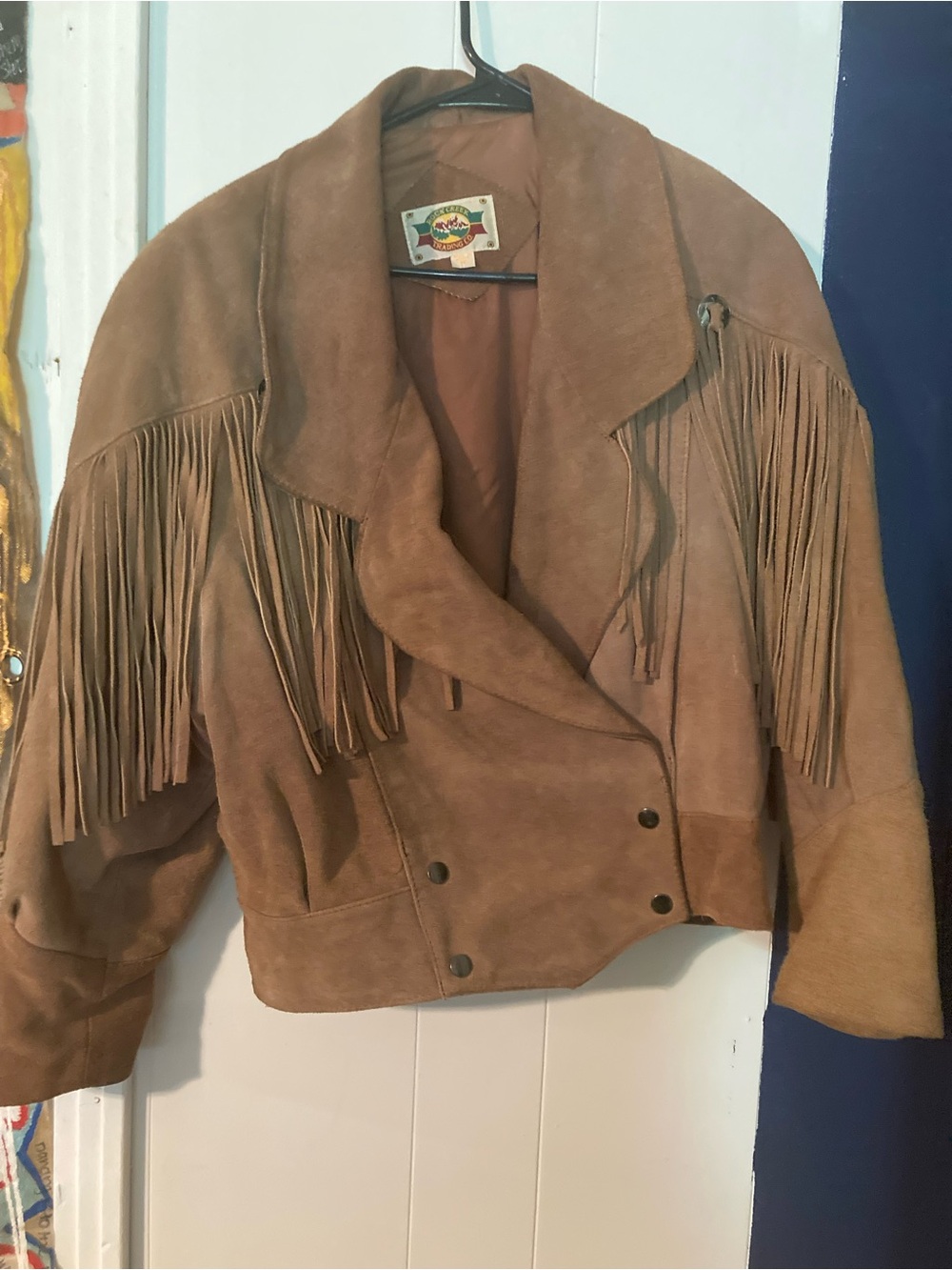 Vintage-Inspired Brown Fringe Leather Jacket - Picture 4 of 5